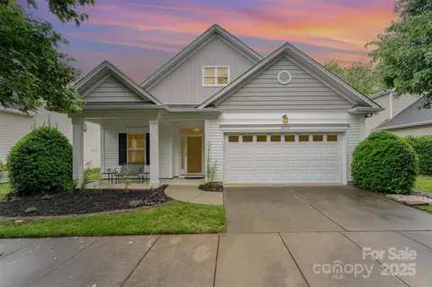 18715 Coachmans Trce, Cornelius, NC 28031