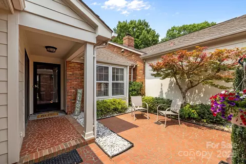 2419 Quail Lake Dr, Charlotte, NC 28210