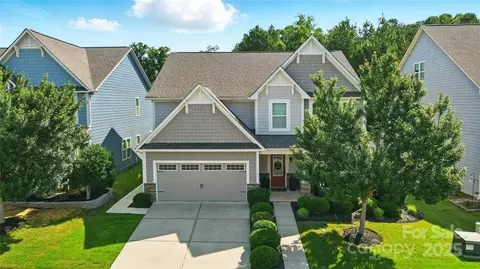 2246 Bluebell Way, Tega Cay, SC 29708 photo 2
