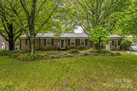 1005 Fieldstone Rd, Mooresville, NC 28115