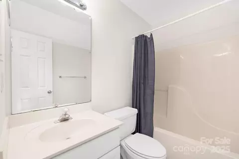 Bath - 765 Portpatrick Pl, Fort Mill, SC 29708 photo 2 of 3