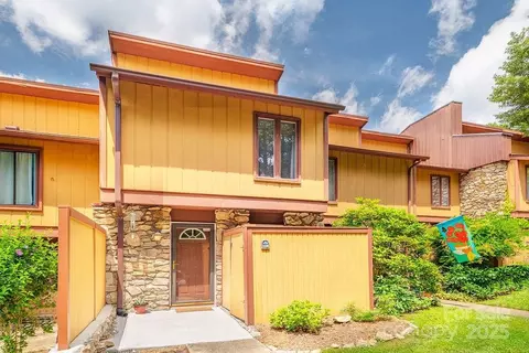 118 Colony Dr, Arden, NC 28704