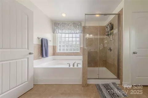 Bath - 516 Fair Oaks Dr, Fort Mill, SC 29708 photo 3 of 4