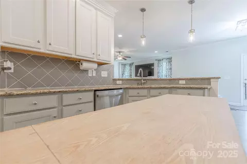 Kitchen - 516 Fair Oaks Dr, Fort Mill, SC 29708 photo 4 of 6