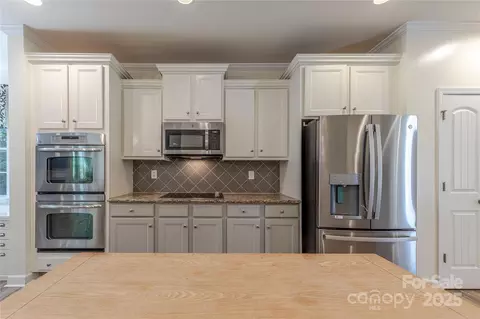Kitchen - 516 Fair Oaks Dr, Fort Mill, SC 29708 photo 3 of 6