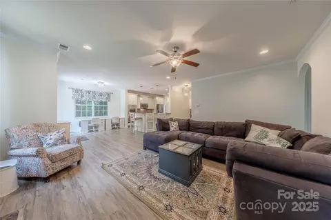 Living - 516 Fair Oaks Dr, Fort Mill, SC 29708 photo 4 of 4
