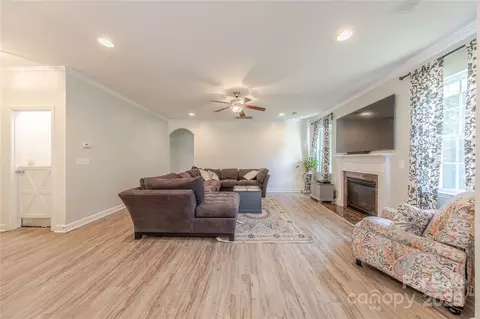 Living - 516 Fair Oaks Dr, Fort Mill, SC 29708 photo 1 of 4