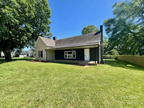614 E Main Ave, Taylorsville, NC 28681