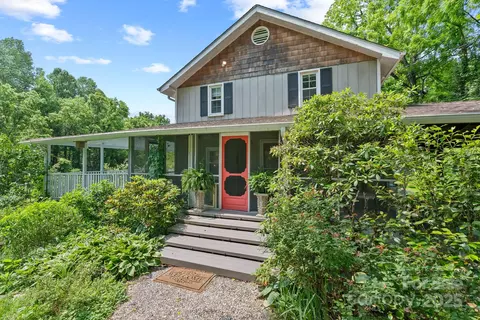 20 Pickens Ln, Weaverville, NC 28787