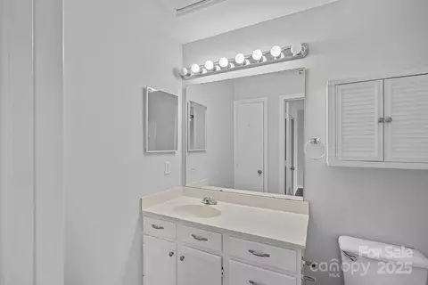 Bath - 18853 Vineyard Point Ln, Cornelius, NC 28031 photo 2 of 2
