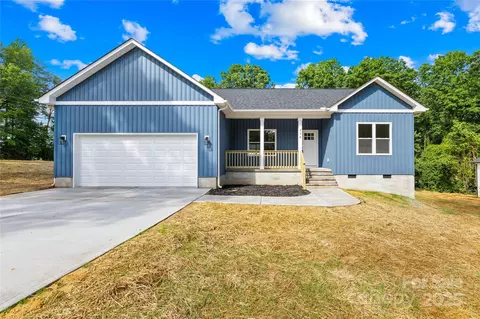 338 Hollingswood Dr, Statesville, NC 28625