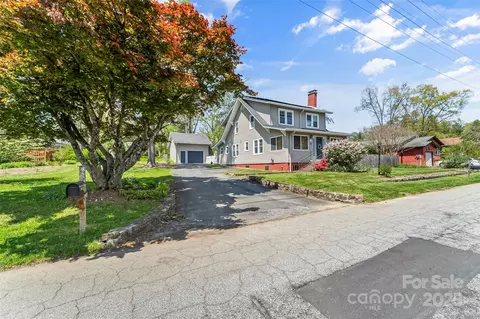 1621 Ridgewood Blvd, Hendersonville, NC 28791