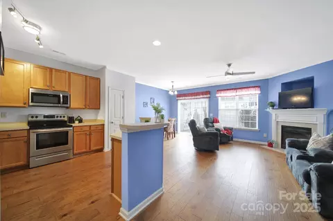 635 Brickdust Ct, Fort Mill, SC 29708 photo 9