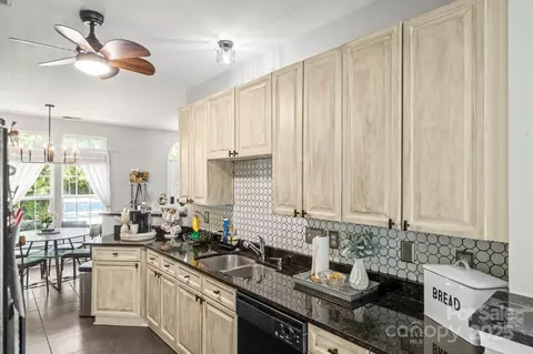 7881 Mariners Pointe Cir, Denver, NC 28037 photo 12