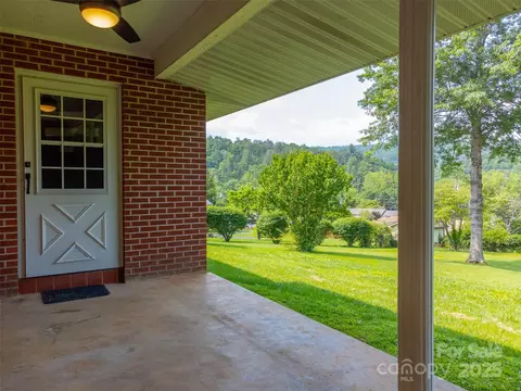 Exterior - 191 Rolling Green Dr, Sylva, NC 28779 photo 1 of 6
