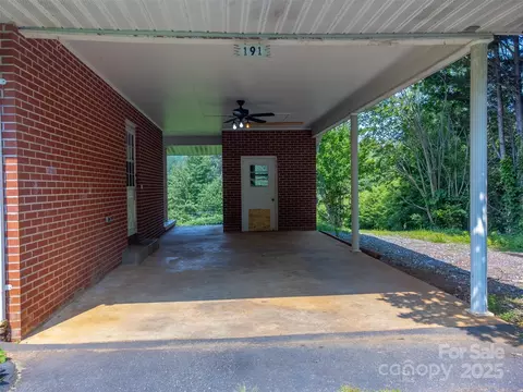 Exterior - 191 Rolling Green Dr, Sylva, NC 28779 photo 3 of 6