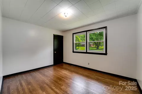 Bedroom - 191 Rolling Green Dr, Sylva, NC 28779 photo 1 of 5