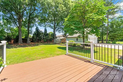 18733 Bluff Point Rd, Cornelius, NC 28031 photo 12