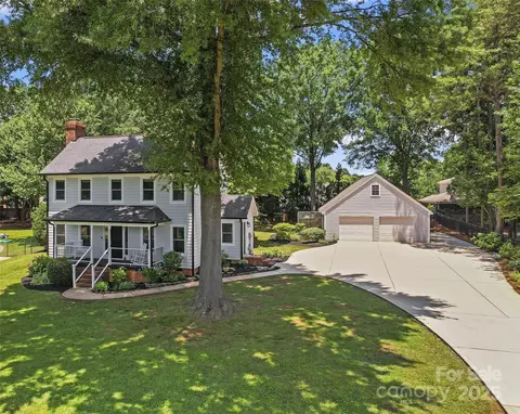 18733 Bluff Point Rd, Cornelius, NC 28031 photo 2