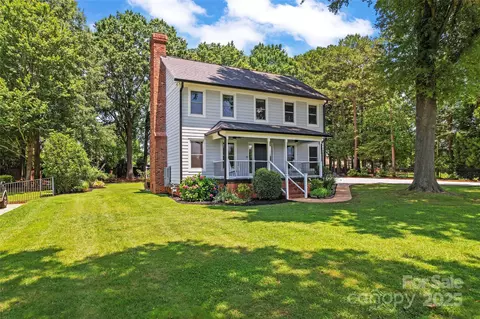 18733 Bluff Point Rd, Cornelius, NC 28031 photo 9