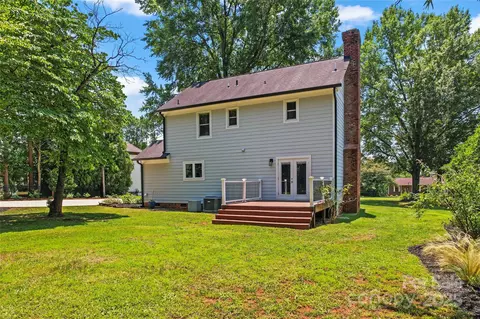 18733 Bluff Point Rd, Cornelius, NC 28031 photo 6