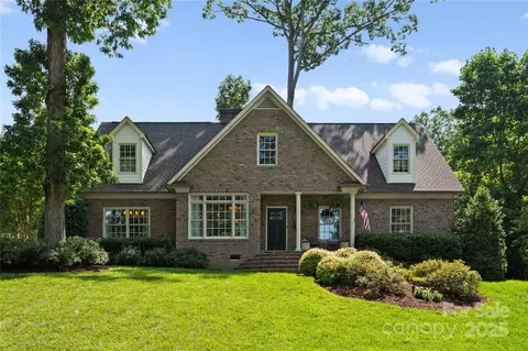 901 Hartford Ave, Charlotte, NC 28209