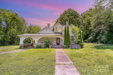 1637 N College Ave, Newton, NC 28658