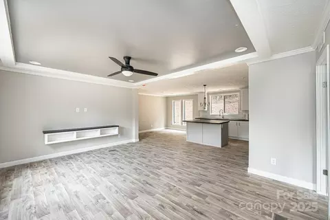 Living - 122 River Ridge Ln, Hickory, NC 28601 photo 3 of 3