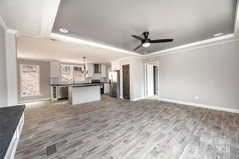Living - 122 River Ridge Ln, Hickory, NC 28601 photo 1 of 3