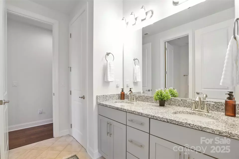 Bath - 15018 Marymont Ave, Huntersville, NC 28078 photo 4 of 5