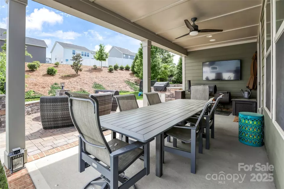 Exterior - 15018 Marymont Ave, Huntersville, NC 28078 photo 5 of 10
