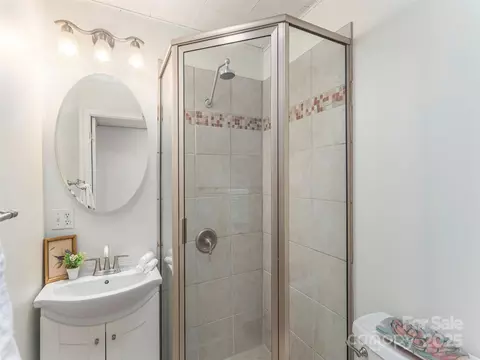 Bath - 151 Ingram Loop, Clyde, NC 28721 photo 1 of 2