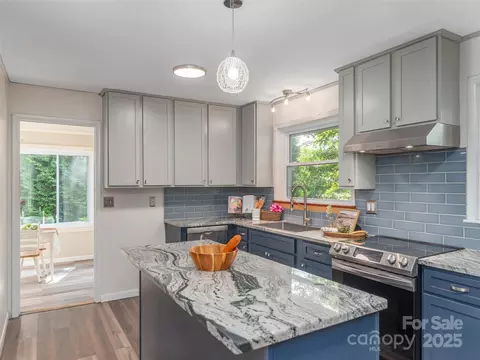 Kitchen - 151 Ingram Loop, Clyde, NC 28721 photo 3 of 3