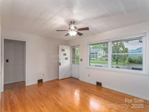 Living - 151 Ingram Loop, Clyde, NC 28721 photo 3 of 4