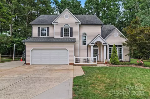 107 Glenmont Ct, Mooresville, NC 28117