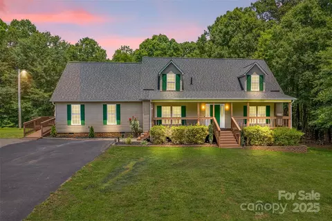 8632 Island Point Rd, Sherrills Ford, NC 28673