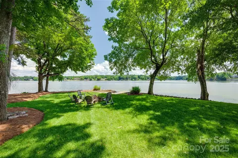4681 Dove Point Ln, York, SC 29745