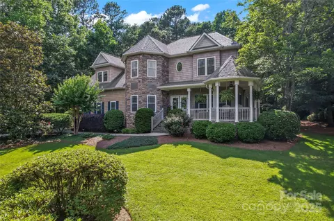 2541 Penngate Dr, Sherrills Ford, NC 28673