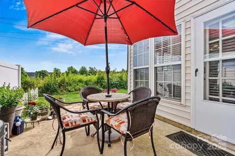 8002 Mariners Pointe Cir, Denver, NC 28037 photo 32