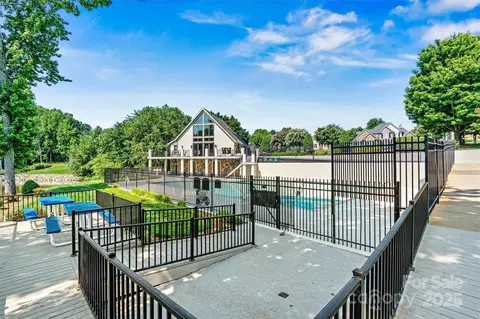 8002 Mariners Pointe Cir, Denver, NC 28037 photo 37