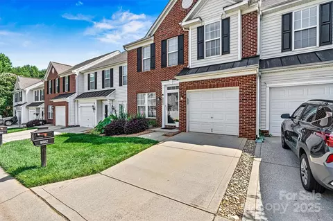 8002 Mariners Pointe Cir, Denver, NC 28037 photo 2