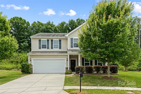 8400 Empress Ct, Charlotte, NC 28227