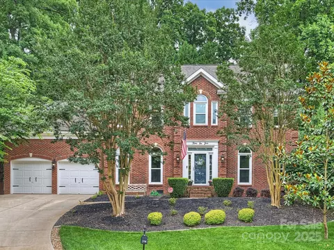 314 Southern Cross Ln, Matthews, NC 28105