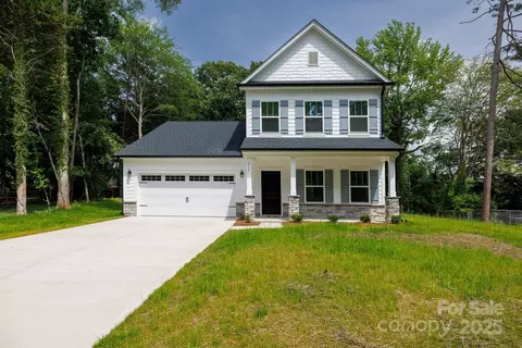 512 Beverly Cir, Charlotte, NC 28270
