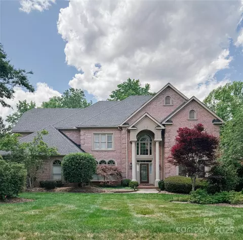6311 Seton House Ln, Charlotte, NC 28277