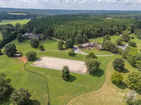 102 Uncle Coss Pond Rd, Columbus, NC 28722