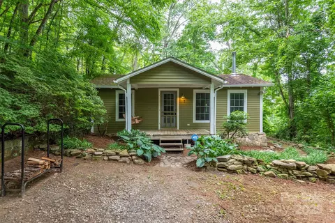 379 Rainbow Ter, Black Mountain, NC 28711