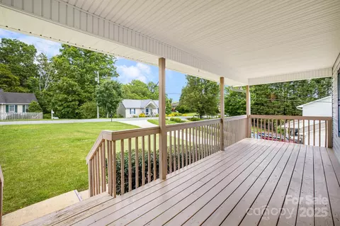 87 Collins Rd, Marshall, NC 28753 photo 6