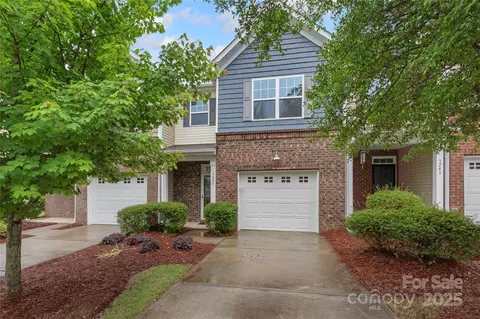 3237 Yarmouth Ln, Gastonia, NC 28056