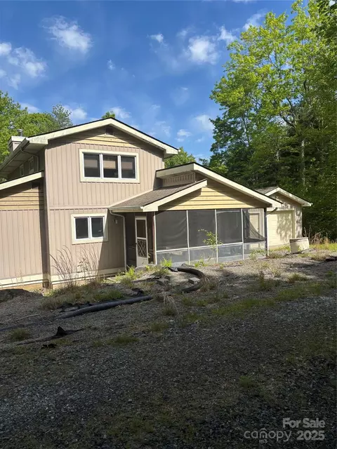 125 Woodwind Dr, Pisgah Forest, NC 28768